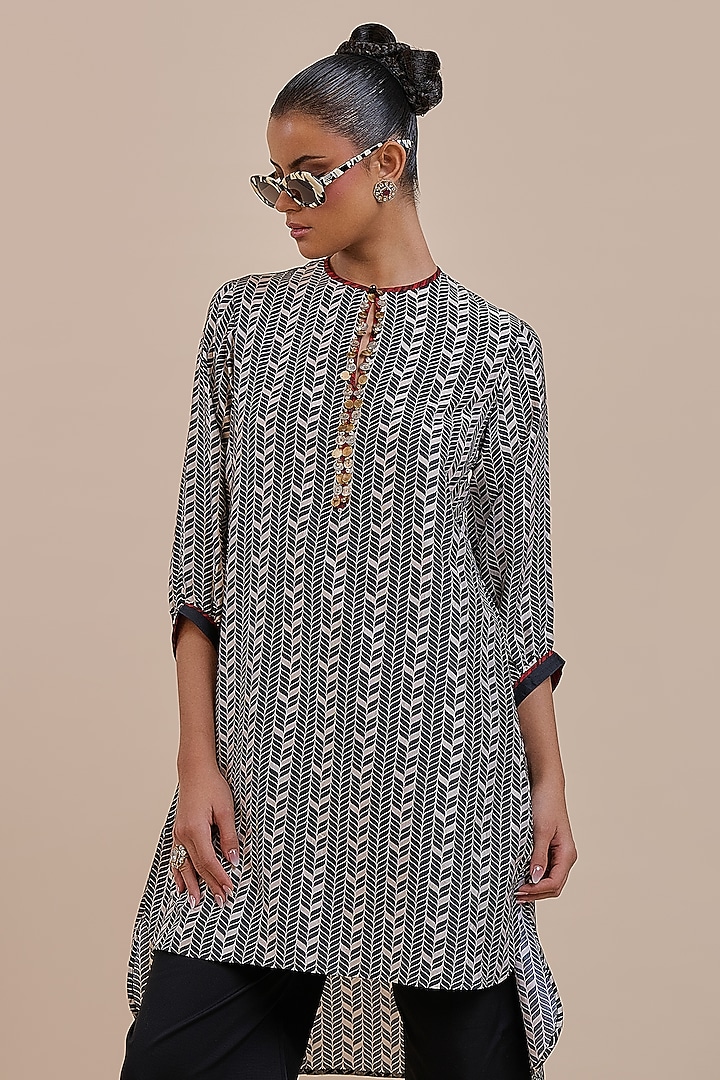 Black & Ivory Silk Beadwork Tunic by JJV.Kapurthala By JJ Valaya at Pernia's Pop Up Shop