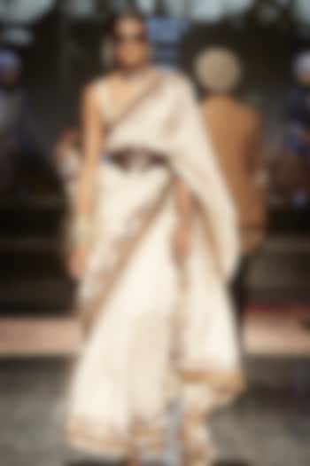 Ivory Chanderi Silk Saree Set by JJV.Kapurthala By JJ Valaya