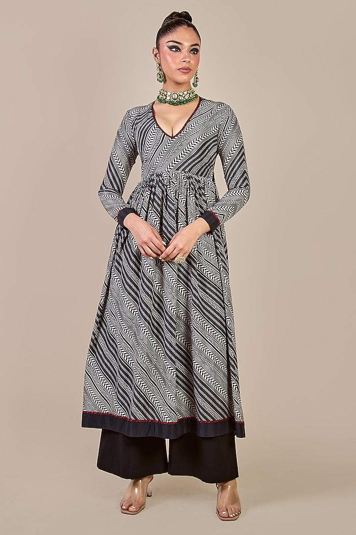 Black & Ivory Habutai Silk Chevron Printed Gathered Kurta by JJV.Kapurthala By JJ Valaya at Pernia's Pop Up Shop
