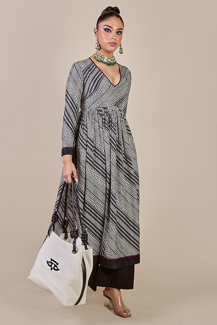 Black & Ivory Habutai Silk Chevron Printed Gathered Kurta by JJV.Kapurthala By JJ Valaya at Pernia's Pop Up Shop