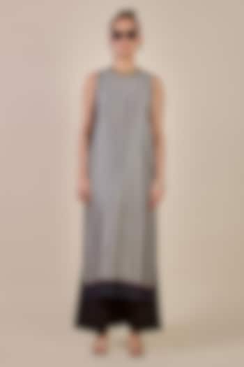 Ivory Silk Chevron Printed Long Kurta by JJV.Kapurthala By JJ Valaya at Pernia's Pop Up Shop