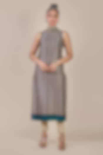 Turquoise Silk Chevron Printed Long Kurta by JJV.Kapurthala By JJ Valaya at Pernia's Pop Up Shop