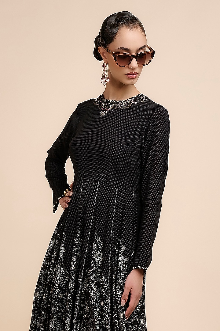 Noir Black Cupro Viscose Metallic Embroidered Wedding Anarkali Set by JJV.Kapurthala By JJ Valaya at Pernia's Pop Up Shop