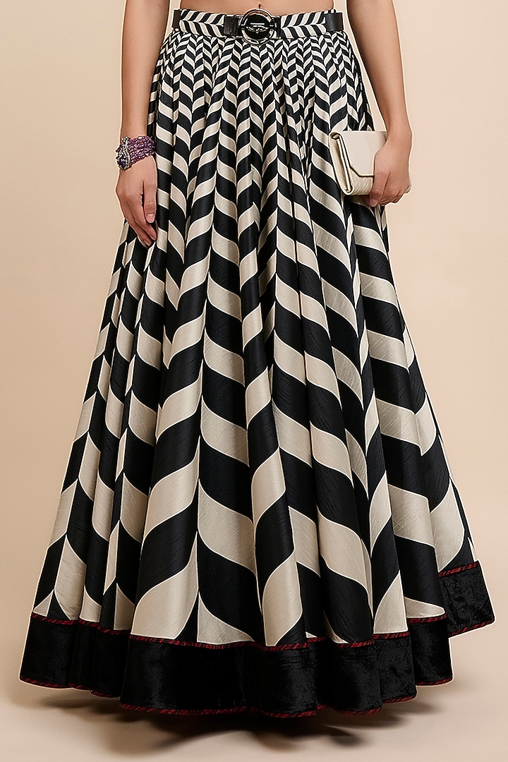 Noir Black Silk Velvet Metallic Embroidered Top by JJV.Kapurthala By JJ Valaya at Pernia's Pop Up Shop