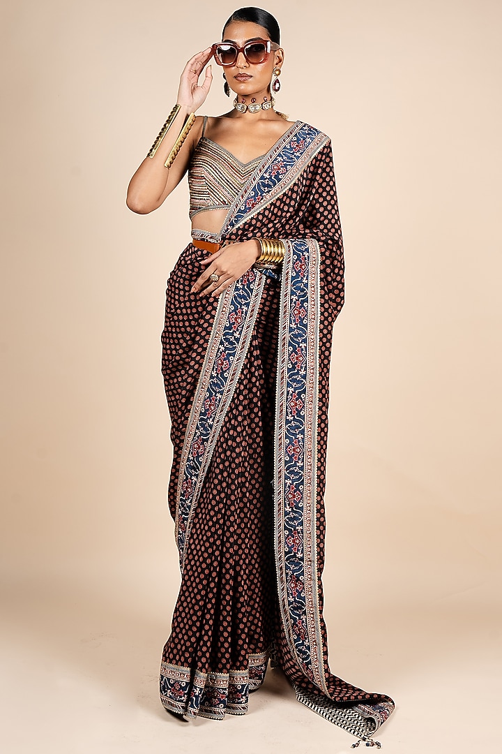 Black Bamberg Crepe Boota Printed Wedding Saree Set by JJV.Kapurthala By JJ Valaya at Pernia's Pop Up Shop