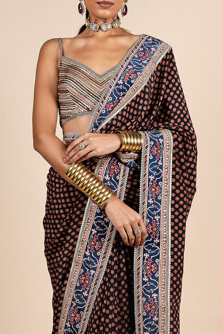 Black Bamberg Crepe Boota Printed Wedding Saree Set by JJV.Kapurthala By JJ Valaya at Pernia's Pop Up Shop