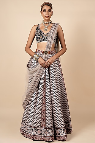Blush Nugrey Dupion Geometric Deco Printed Lehenga Set by JJV.Kapurthala By JJ Valaya