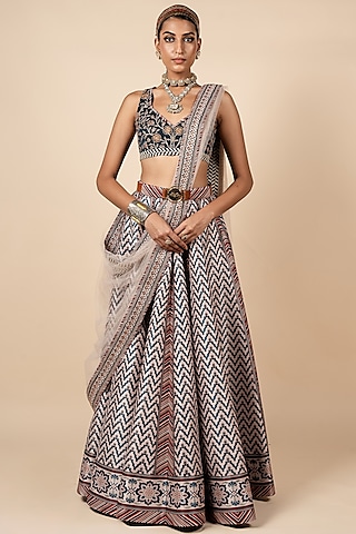 Nugrey Tulle Geometric Printed Stole by JJV.Kapurthala By JJ Valaya