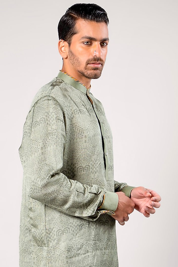 Medium Green Linen Satin Printed Kurta by JJV.Kapurthala By JJ Valaya Men at Pernia's Pop Up Shop