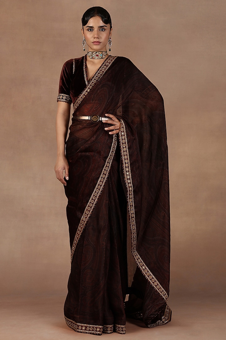 Burgundy Satin Organza Embroidered Jamawar Reception Saree Set by Jj Valaya at Pernia's Pop Up Shop