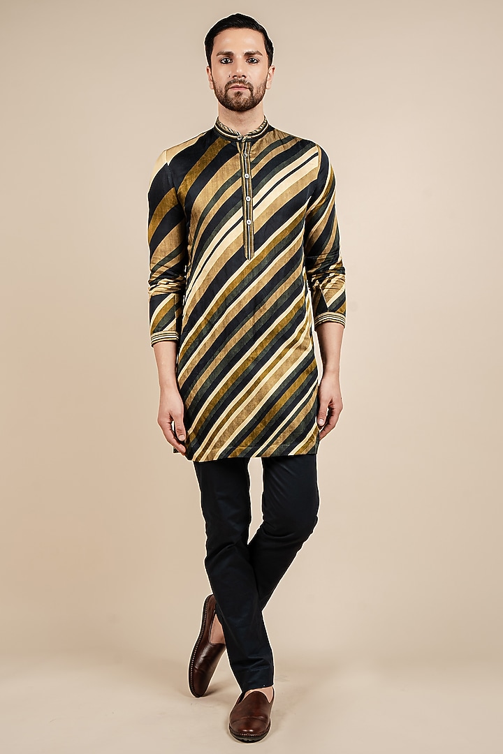 Multi-Colored Linen Printed Kurta by JJV.Kapurthala By JJ Valaya Men at Pernia's Pop Up Shop