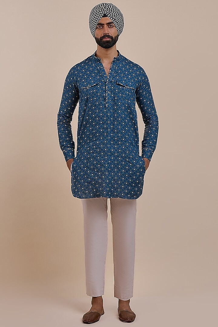 Navy Blue Linen Geometric Printed Kurta by JJV.Kapurthala By JJ Valaya Men at Pernia's Pop Up Shop