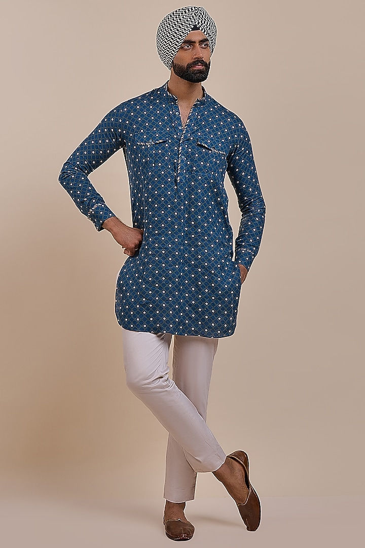 Navy Blue Linen Geometric Printed Kurta by JJV.Kapurthala By JJ Valaya Men at Pernia's Pop Up Shop
