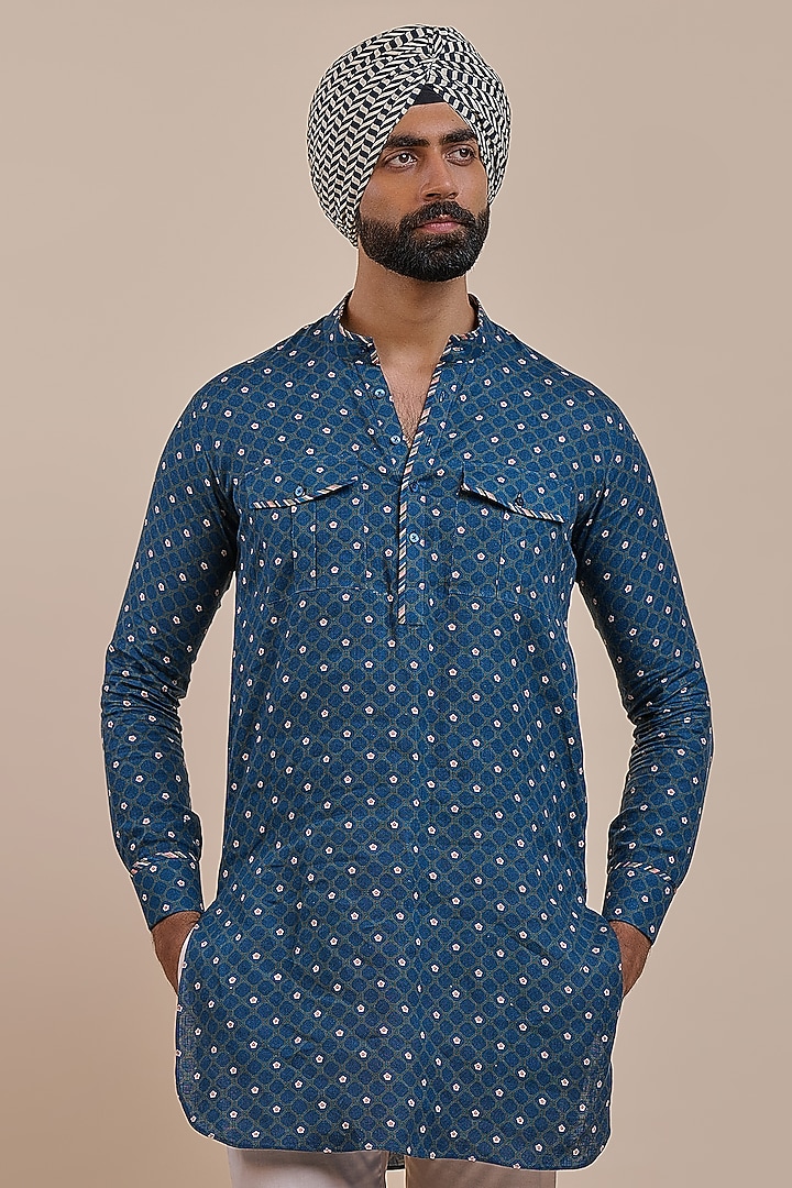 Navy Blue Linen Geometric Printed Kurta by JJV.Kapurthala By JJ Valaya Men at Pernia's Pop Up Shop