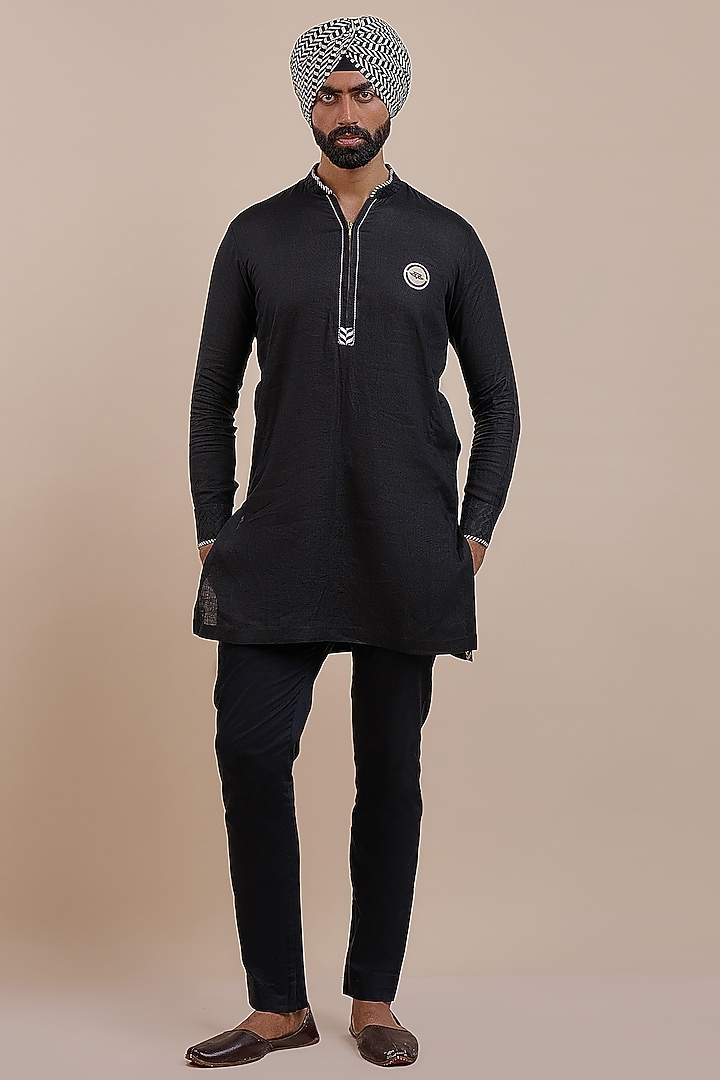 Black Linen Kurta by JJV.Kapurthala By JJ Valaya Men at Pernia's Pop Up Shop
