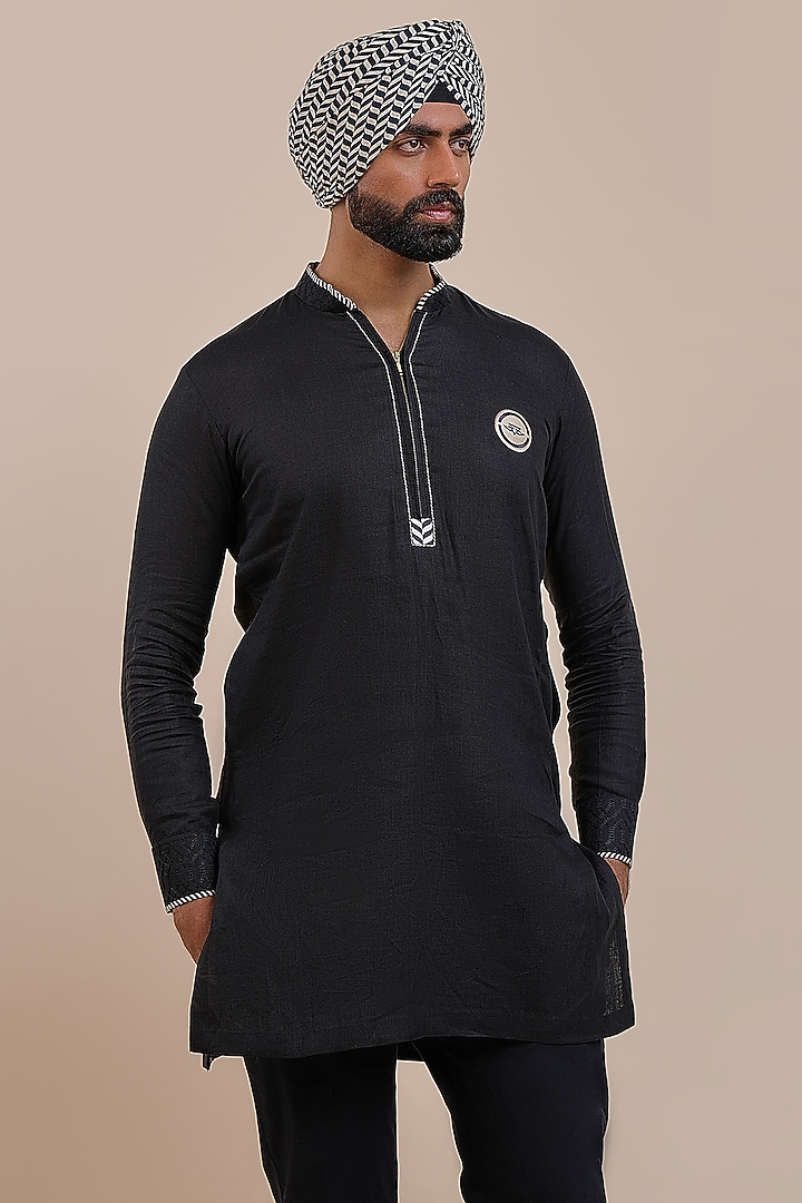 Black Linen Kurta by JJV.Kapurthala By JJ Valaya Men at Pernia's Pop Up Shop