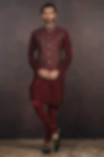 Maroon Slubless Dupion Dabka Embroidered Nehru Jacket by JJ Valaya Men at Pernia's Pop Up Shop