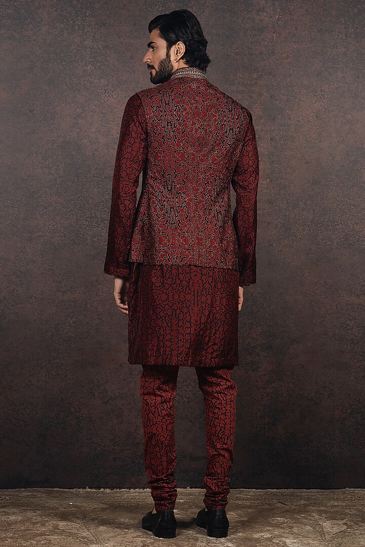 Maroon Slubless Dupion Dabka Embroidered Nehru Jacket by JJ Valaya Men at Pernia's Pop Up Shop