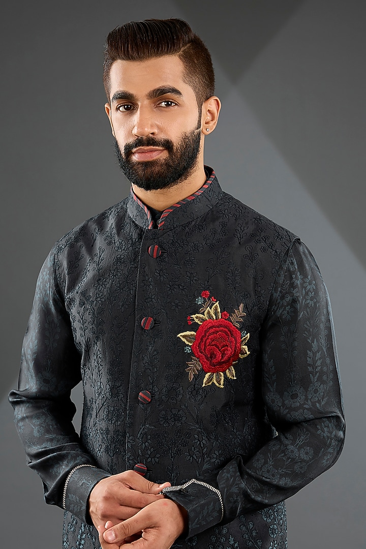 Black Silk Embroidered Bundi Jacket Set by JJ Valaya Men at Pernia's Pop Up Shop