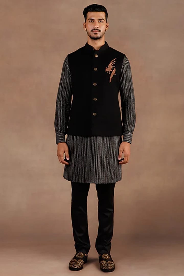 Black Cashmere Dabka Embroidered Bundi Jacket Set by JJ Valaya Men at Pernia's Pop Up Shop