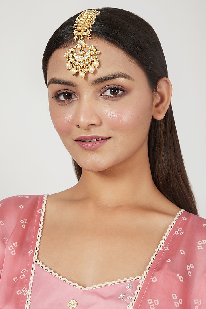 Gold Finish Maang Tikka by Just Jewellery