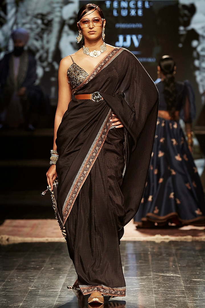 Black Chanderi Silk Printed Saree Set  by JJV.Kapurthala By JJ Valaya