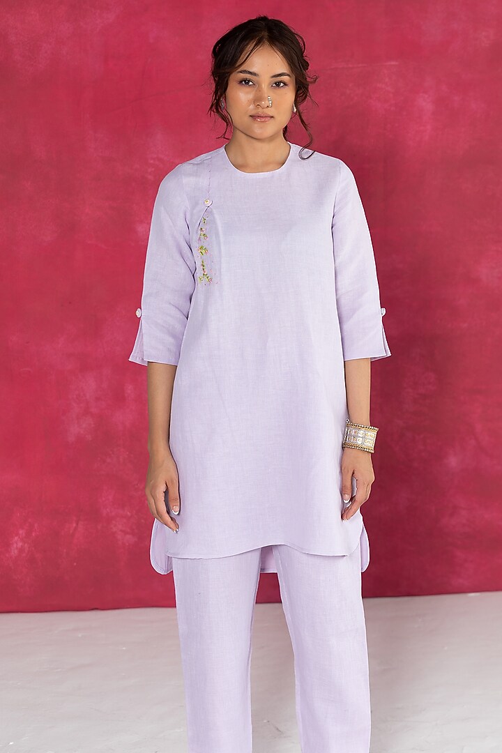 Lilac Linen Bullion Knot Embroidered Kurta Set by Journal by Pranay at Pernia's Pop Up Shop