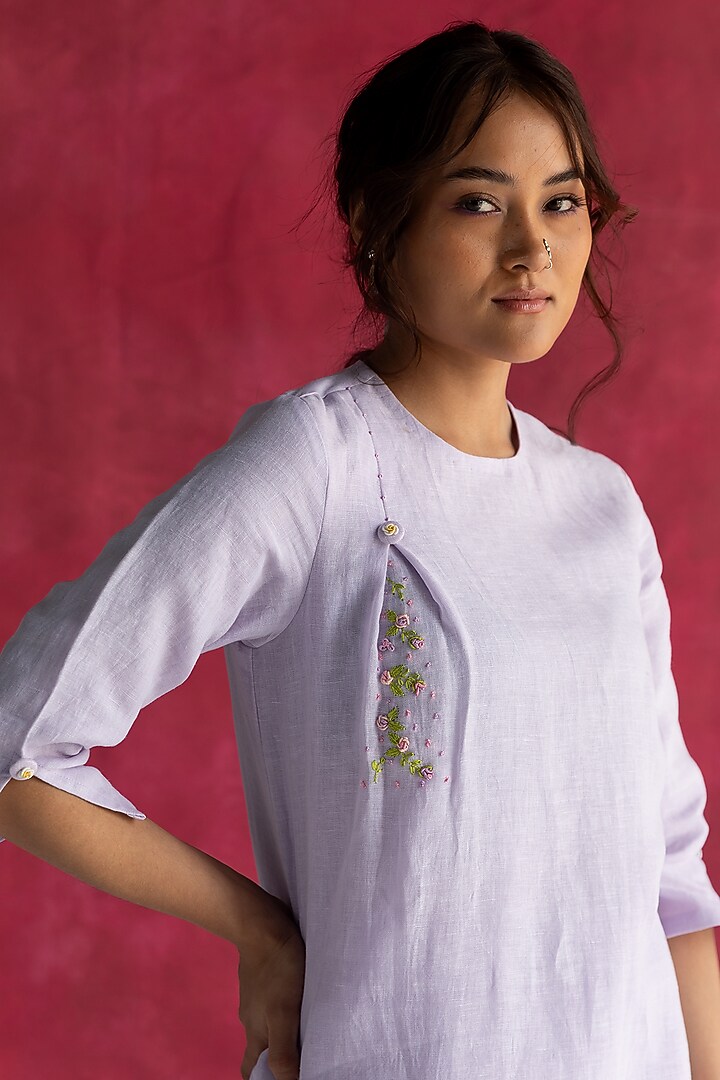 Lilac Linen Bullion Knot Embroidered Kurta Set by Journal by Pranay at Pernia's Pop Up Shop