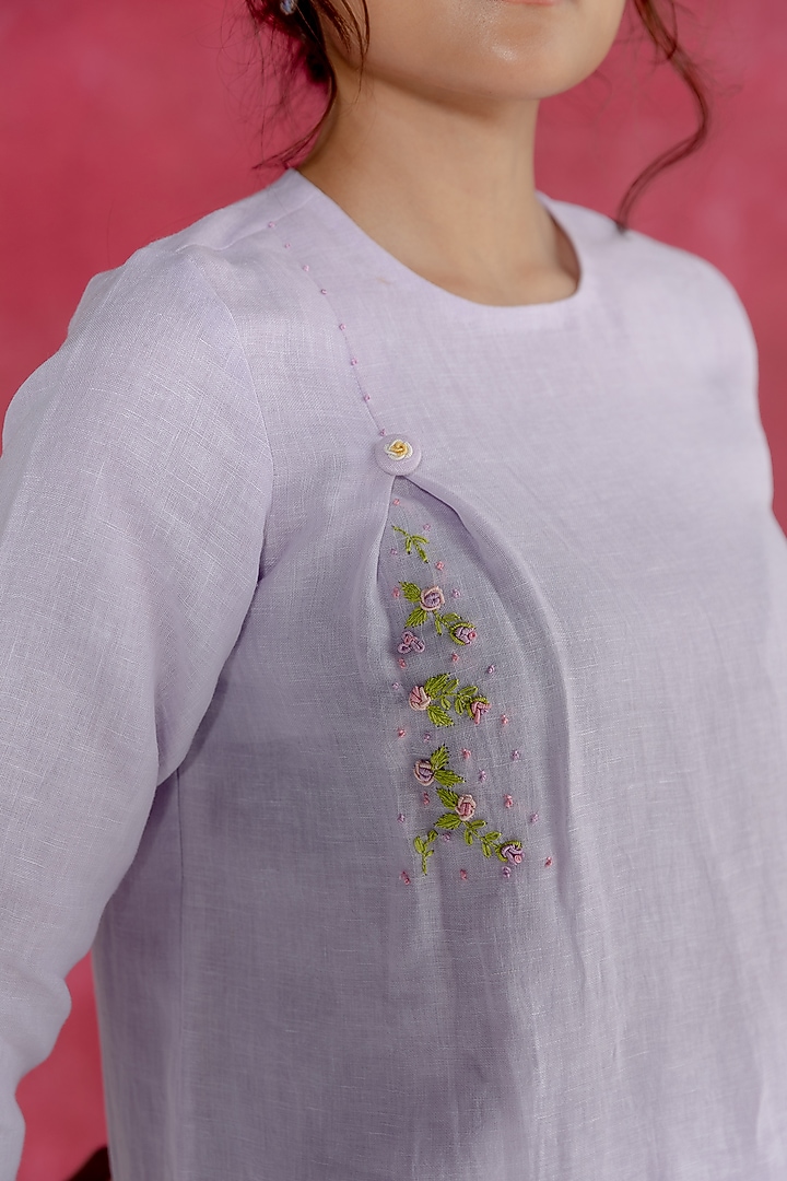 Lilac Linen Bullion Knot Embroidered Kurta Set by Journal by Pranay at Pernia's Pop Up Shop