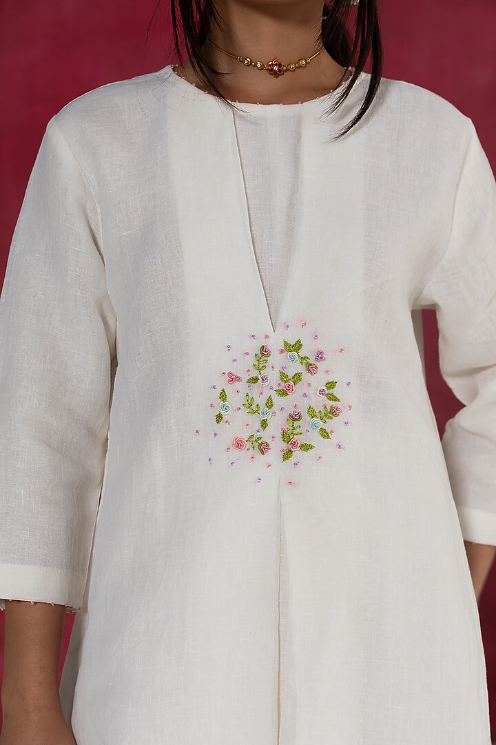 Ivory Linen Bullion Knot Embroidered Pleated Kurta Set by Journal by Pranay at Pernia's Pop Up Shop