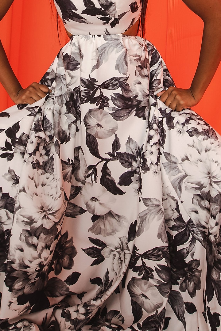 Black & White Cotton Printed Vacation Dress by July Issue at Pernia's Pop Up Shop
