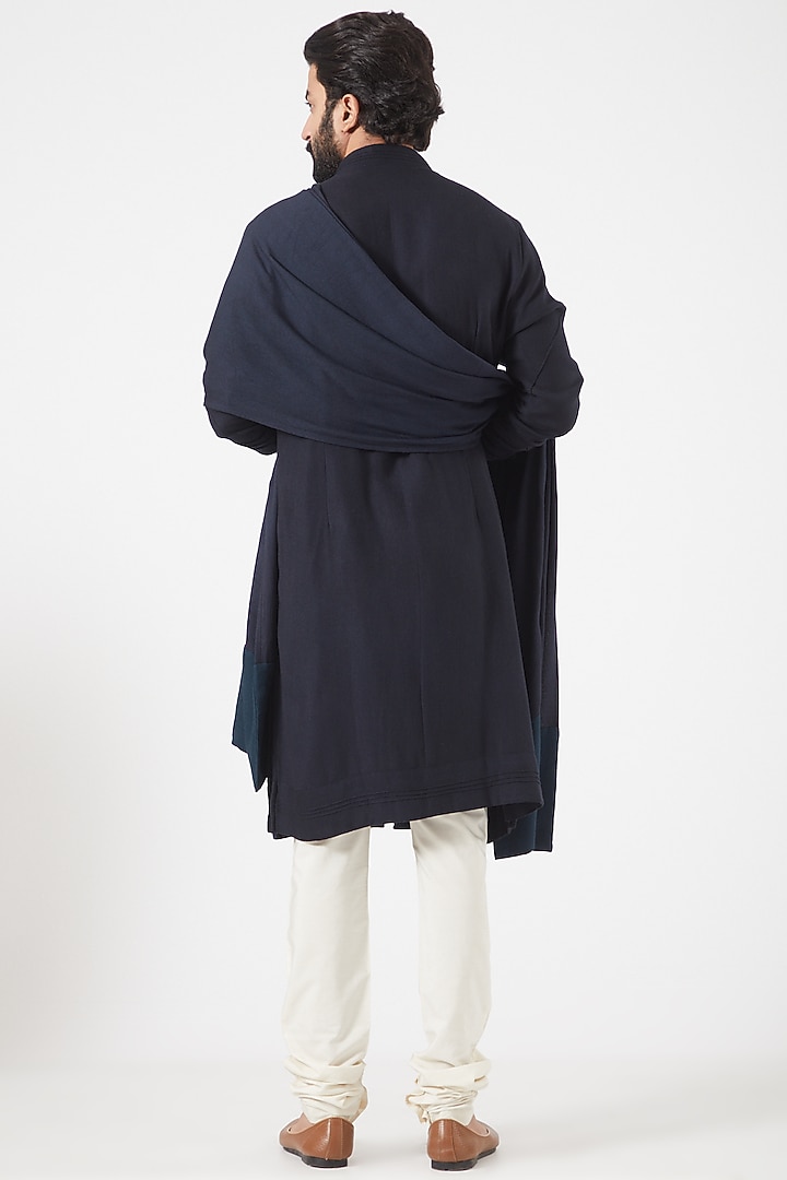 Midnight Blue Moss Crepe Kurta With Stole by Jatin Malik at Pernia's Pop Up Shop