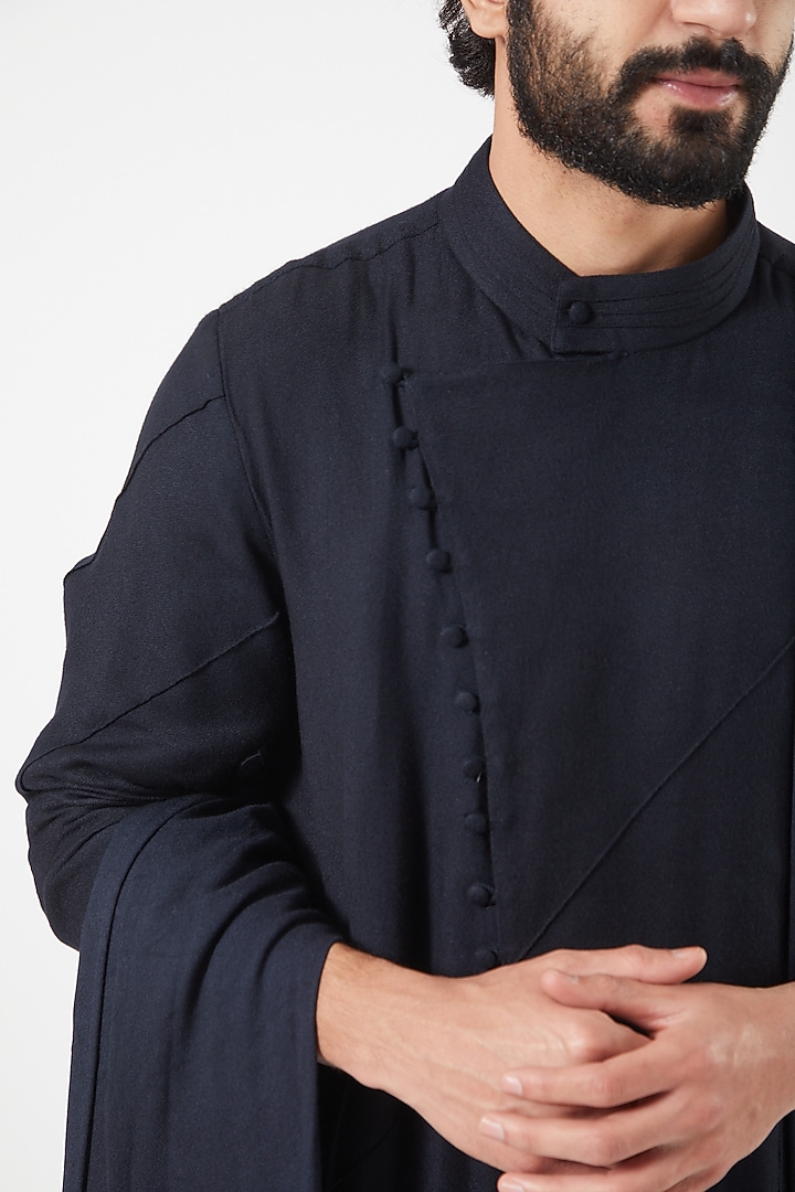 Midnight Blue Moss Crepe Kurta With Stole by Jatin Malik at Pernia's Pop Up Shop