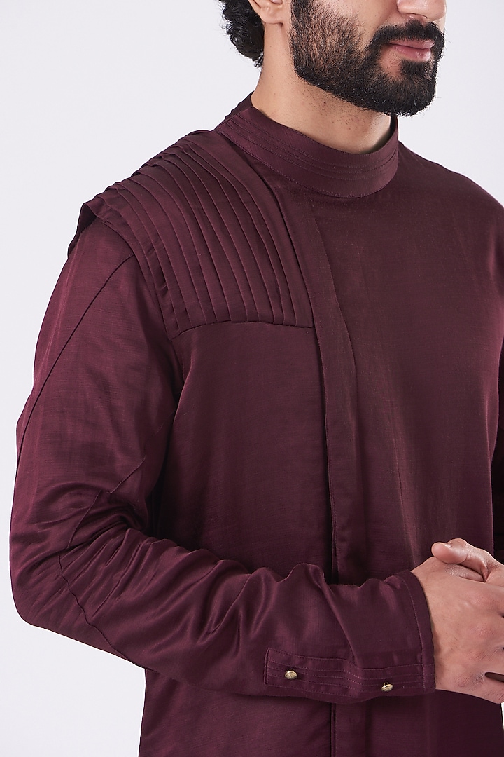 Wine Pintucked Kurta Set by Jatin Malik at Pernia's Pop Up Shop