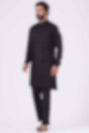 Black Linen Silk Kurta Set by Jatin Malik at Pernia's Pop Up Shop