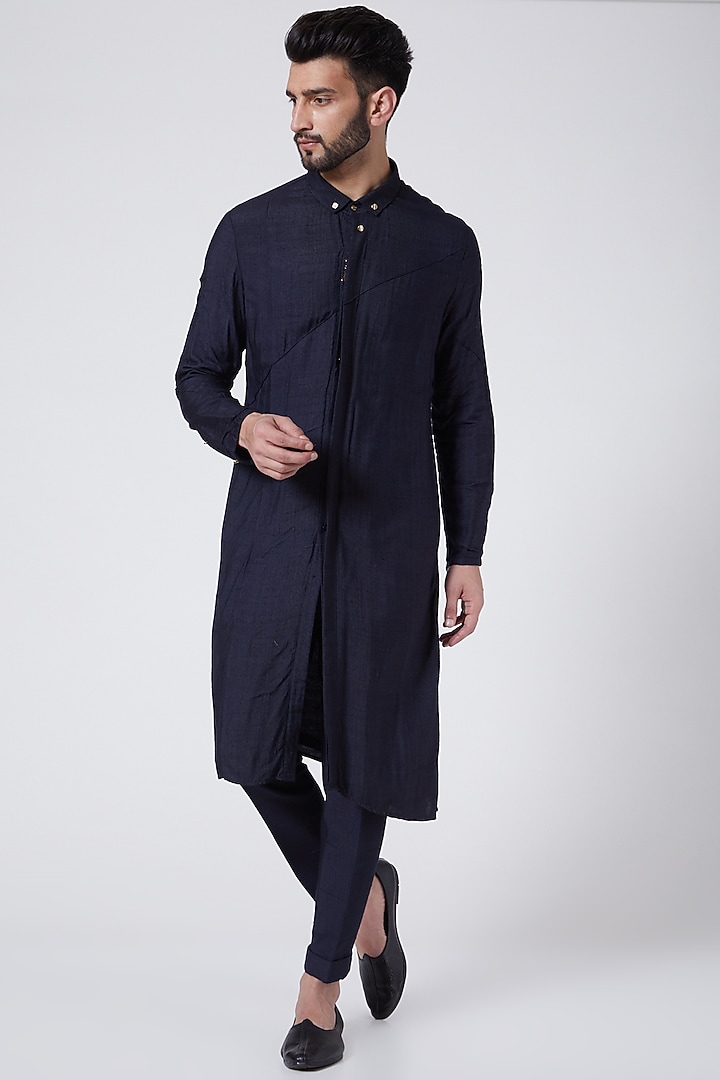 Black Kurta Set by Jatin Malik at Pernia's Pop Up Shop