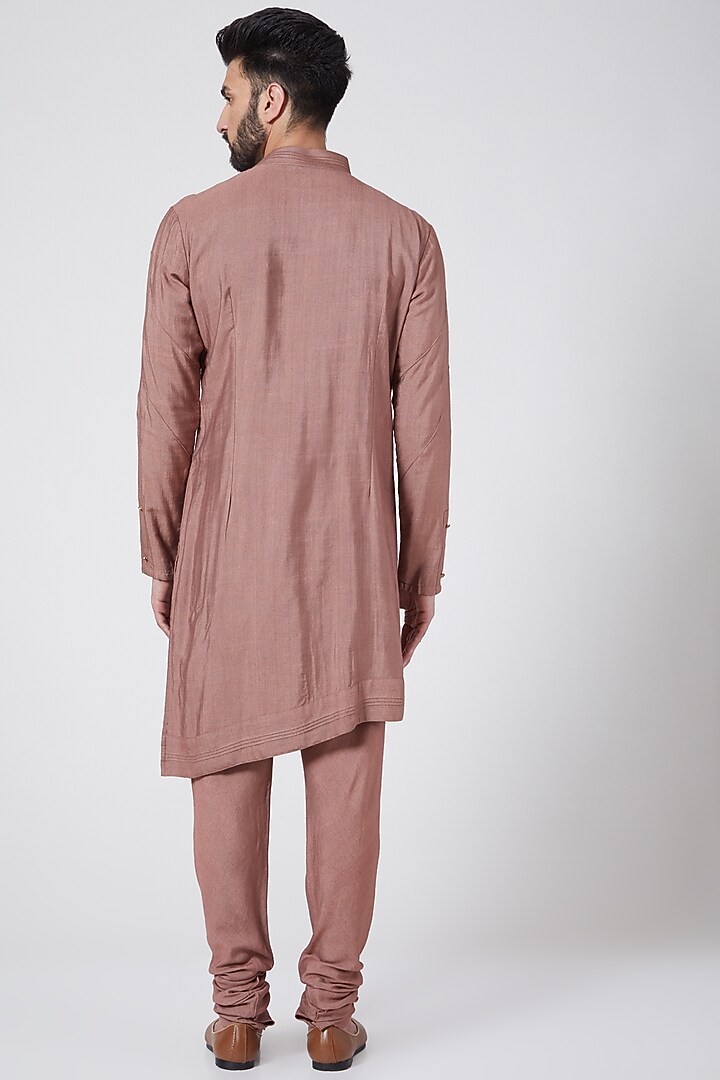 Dusty Mauve Slub Silk Asymmetric Pintuck Kurta Set by Jatin Malik at Pernia's Pop Up Shop
