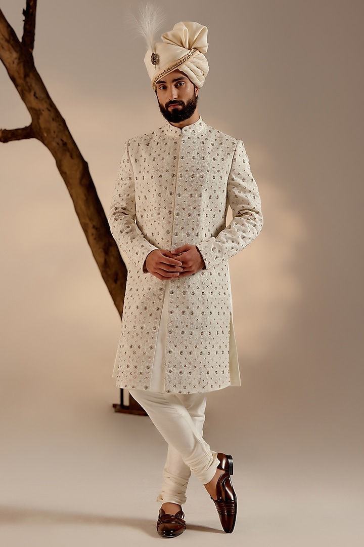 White Linen Silk Kashmiri Jamawar Floral Embroidered Sherwani Set by Jatin Malik