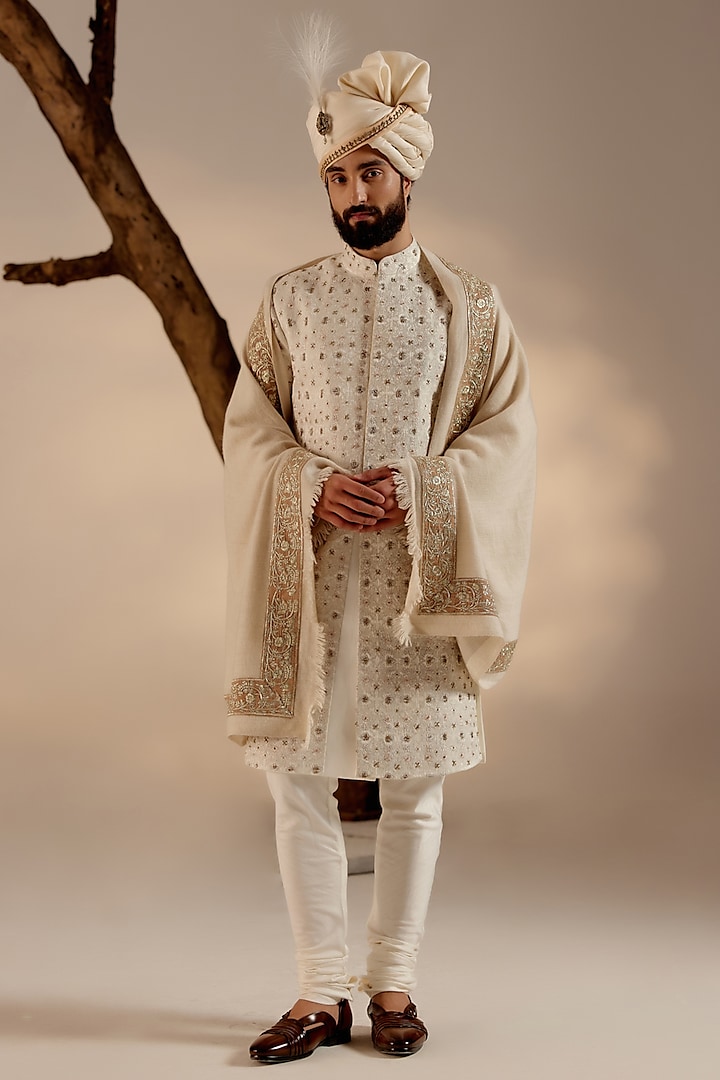 White Linen Silk Kashmiri Jamawar Floral Embroidered Sherwani Set by Jatin Malik