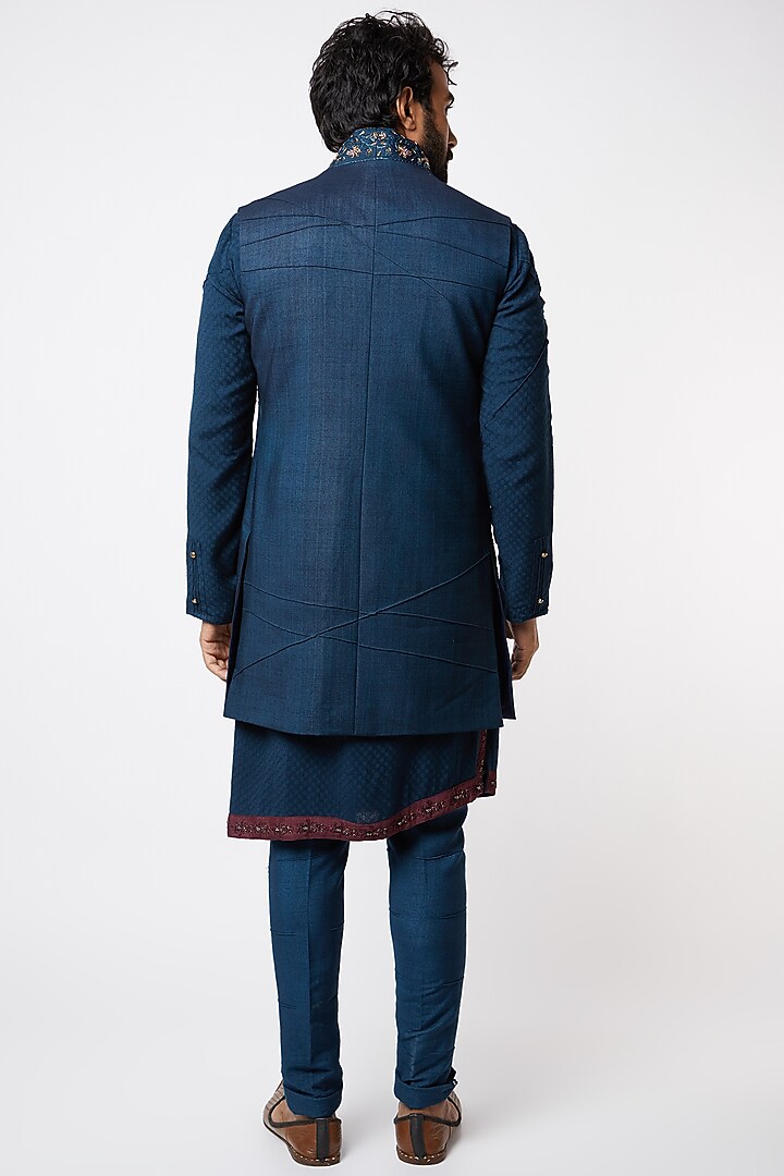 Midnight Blue Embroidered Kurta Set by Jatin Malik at Pernia's Pop Up Shop