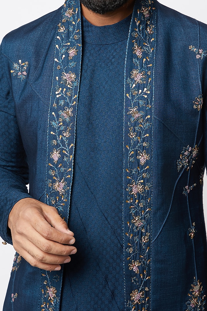 Midnight Blue Embroidered Kurta Set by Jatin Malik at Pernia's Pop Up Shop