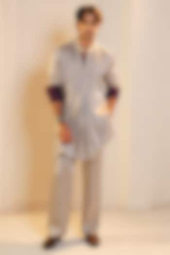 Silver Linen Silk Pintuck Kurta Set by Jatin Malik at Pernia's Pop Up Shop