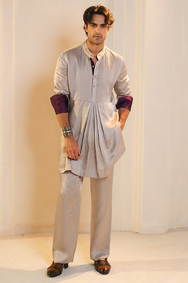 Silver Linen Silk Pintuck Kurta Set by Jatin Malik at Pernia's Pop Up Shop