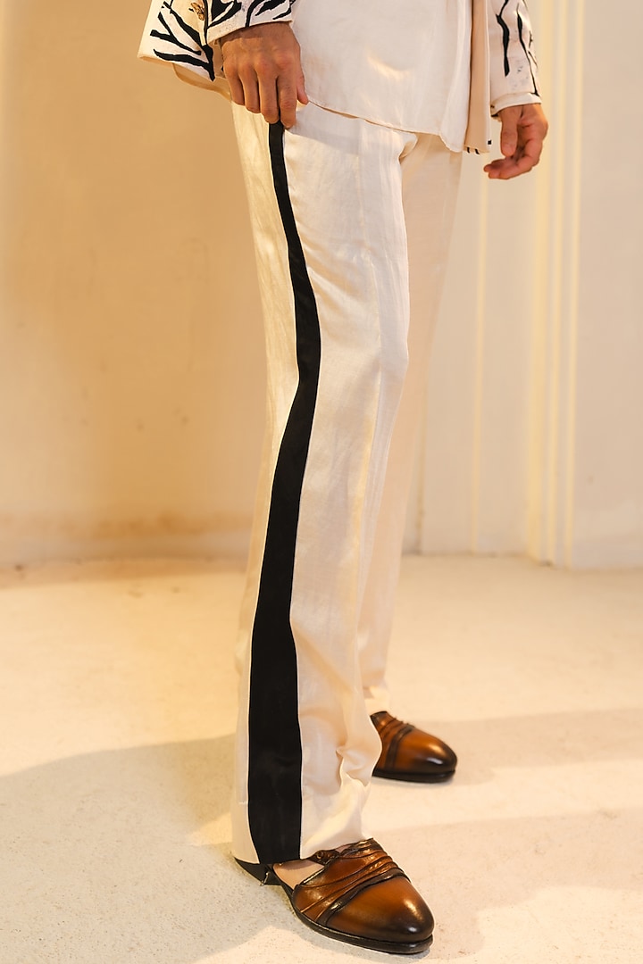 Pearl Ash Linen Silk Kurta Set by Jatin Malik at Pernia's Pop Up Shop
