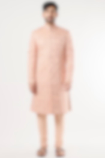 Peach Floral Embroidered Kurta Set by Jatin Malik at Pernia's Pop Up Shop