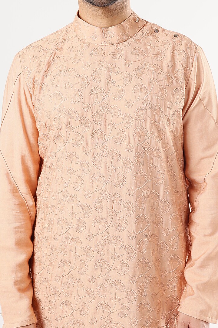 Peach Slub Silk Asymmetrical Kurta Set by Jatin Malik at Pernia's Pop Up Shop