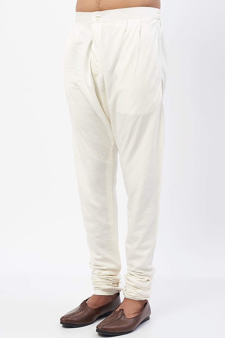 White Hand Embroidered Groom Sherwani Set by Jatin Malik at Pernia's Pop Up Shop