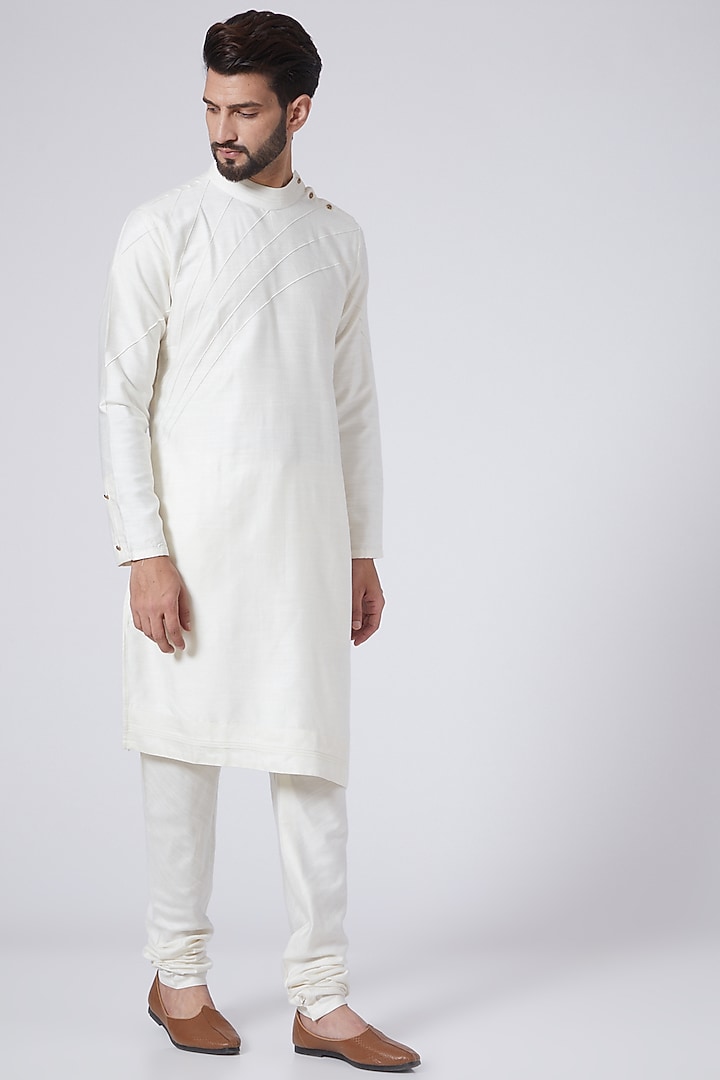 Ivory Embroidered Groom Sherwani Set by Jatin Malik at Pernia's Pop Up Shop
