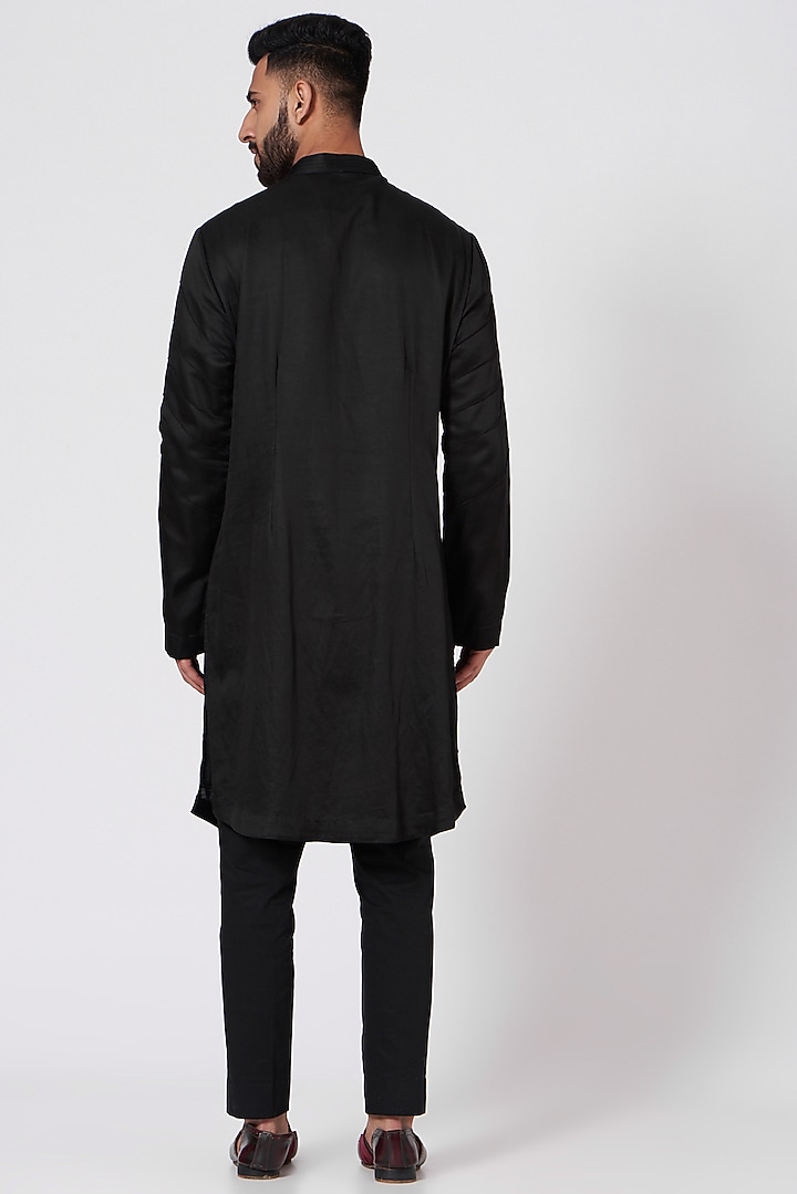 Black Pintucked Kurta Set by Jatin Malik at Pernia's Pop Up Shop