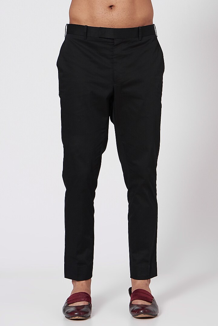 Black Pintucked Kurta Set by Jatin Malik at Pernia's Pop Up Shop